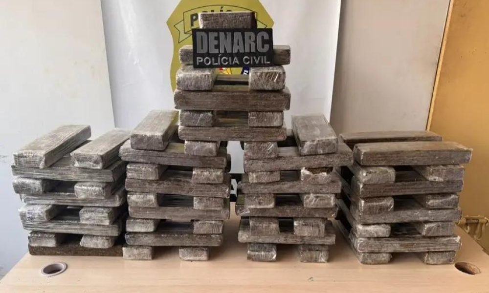 tráfico de drogas na tarde desta terça-feira (2), no Residencial Viver Melhor, e