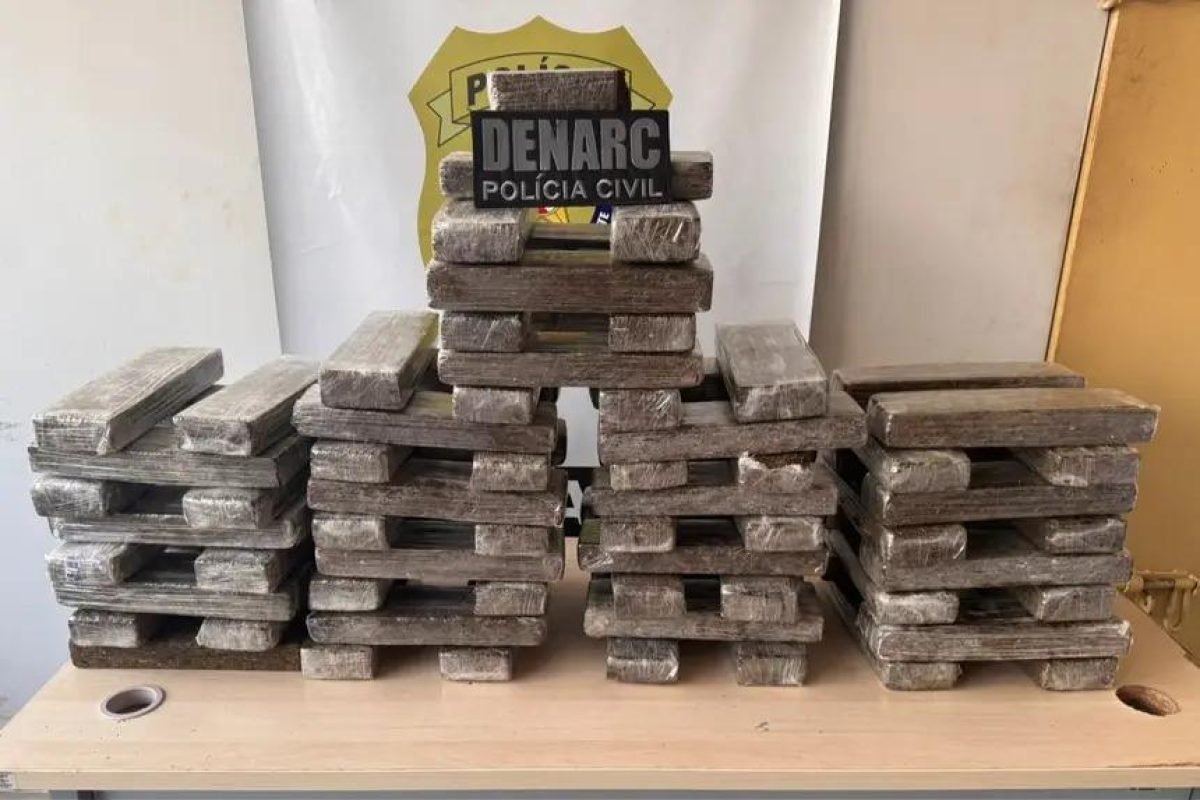 tráfico de drogas na tarde desta terça-feira (2), no Residencial Viver Melhor, e