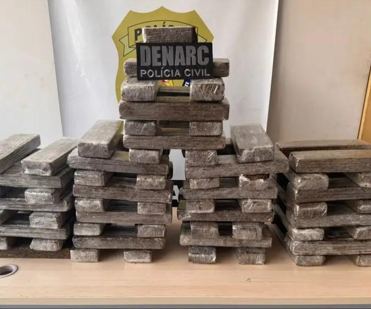tráfico de drogas na tarde desta terça-feira (2), no Residencial Viver Melhor, e