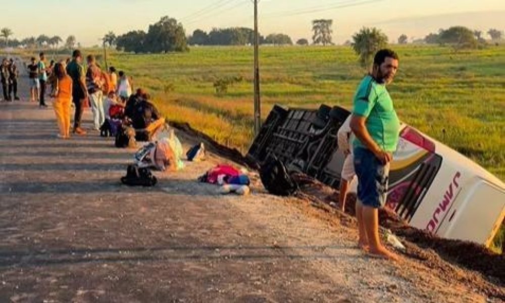 volta das 4h. Ainda não há confirmação sobre o número total de ocupantes que est