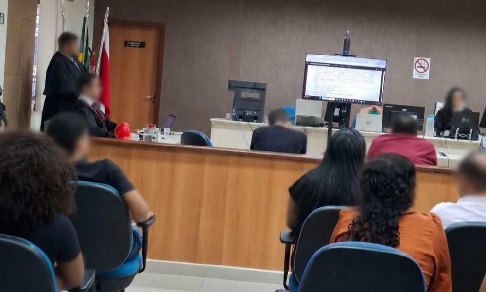 homicídio qualificado. Juntos, os condenados receberam mais de 72 anos de prisão