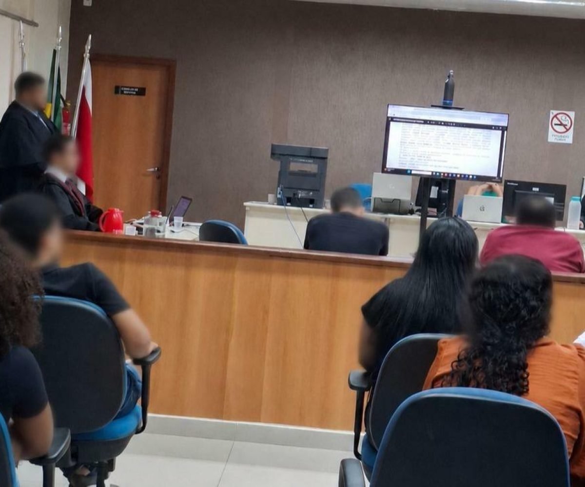 homicídio qualificado. Juntos, os condenados receberam mais de 72 anos de prisão
