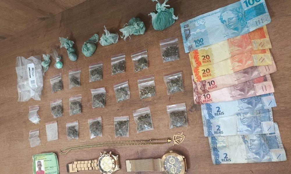 Foram apreendidos crack, cocaína e maconha