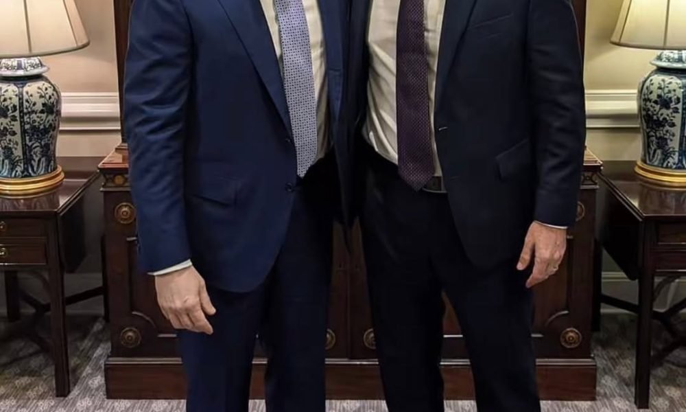 Na foto, o secretário de Estado dos EUA, Marco Rubio, ao lado de Flávio Bolsonaro, senador e candidato à Presidência