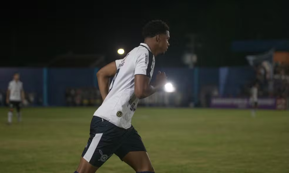 ada, por empréstimo do Flamengo . O jogador seria uma opção para o ataque azulin