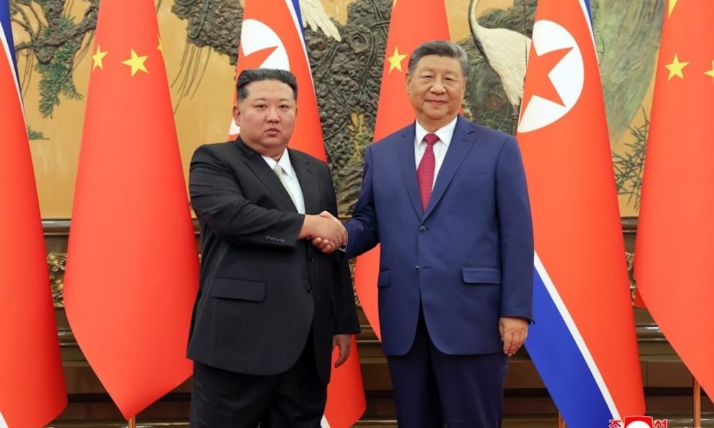 Na imagem, o último encontro de Xi Jinping (direita) e Kim Jong-un (esquerda) em setembro do ano passado em Pequim