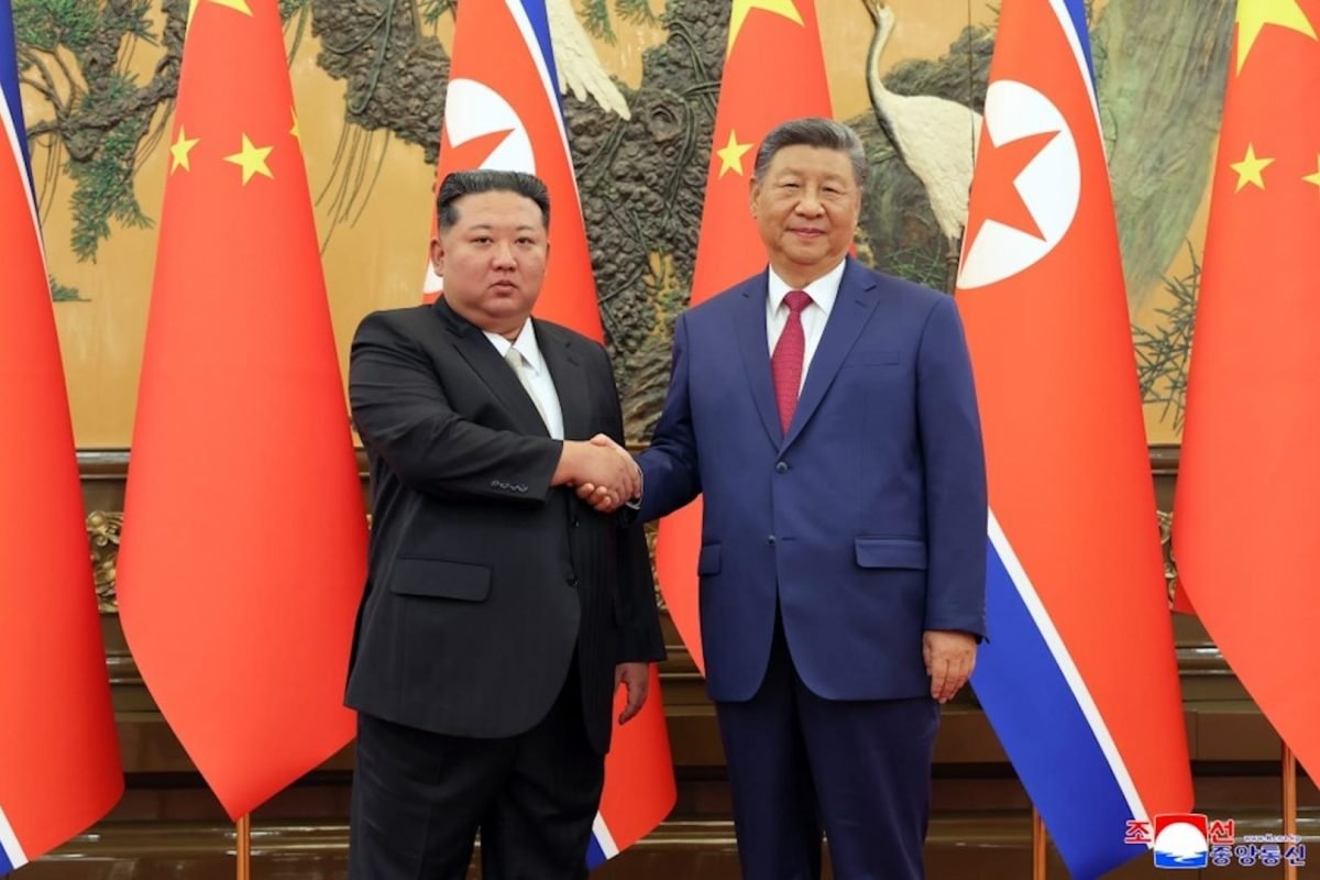 Na imagem, o último encontro de Xi Jinping (direita) e Kim Jong-un (esquerda) em setembro do ano passado em Pequim