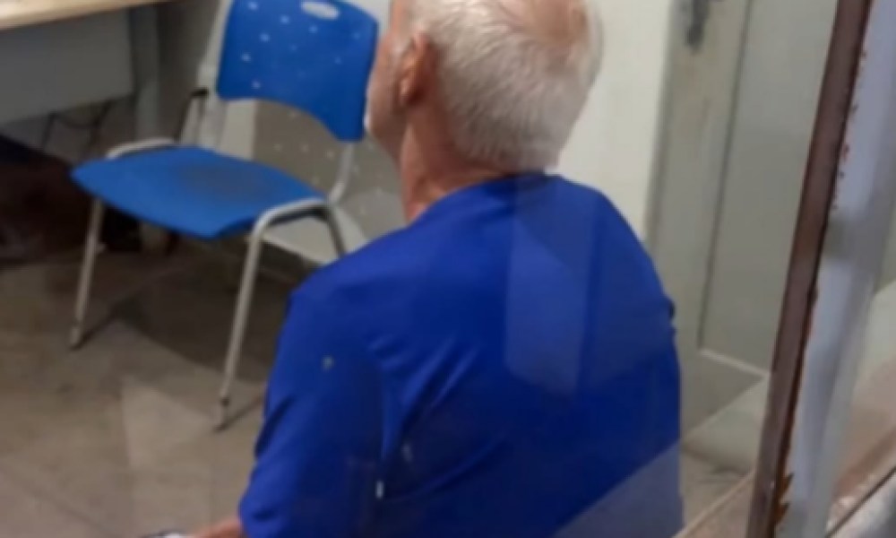 uma familiar da menina. O suspeito estava há alguns metros de distância da casa