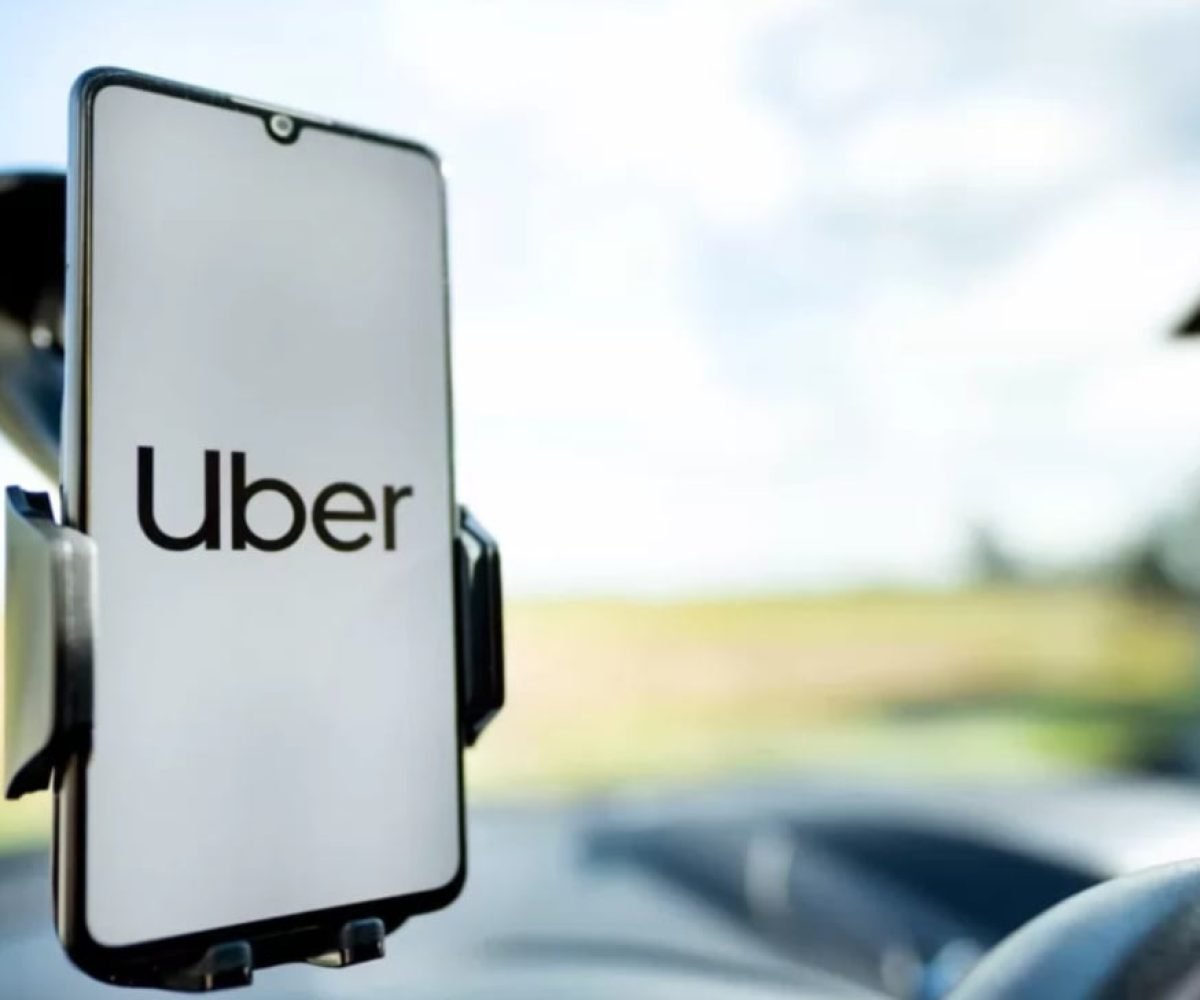 Uber detalha regras para taxas de cancelamento e alerta passageiros sobre cobranças