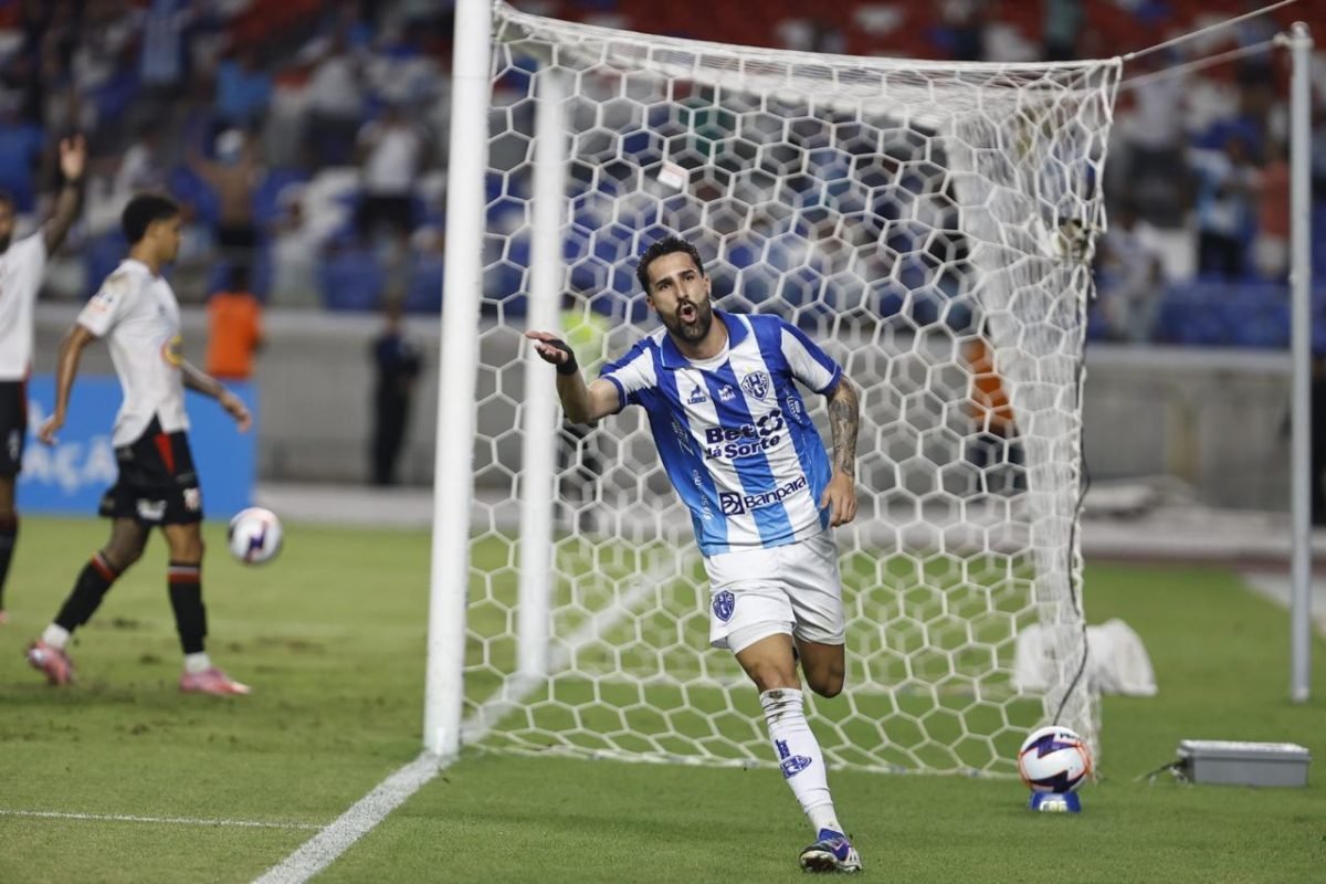 ada, com 13 gols em 27 jogos, o centroavante Ítalo foi a grande estrela da final