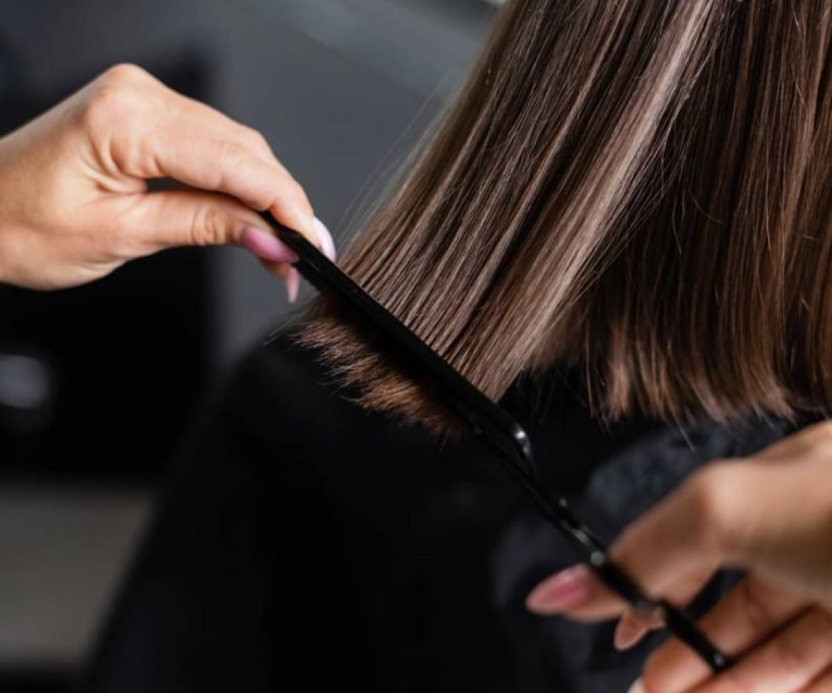 Rejuvenesça com estilo: descubra três cortes de cabelo longos que renovam a aparência em 2026