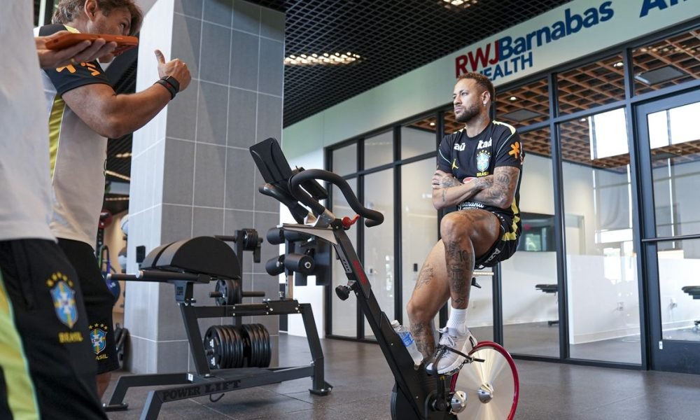 Neymar apresenta evolução em recuperação e segue cronograma da seleção brasileira