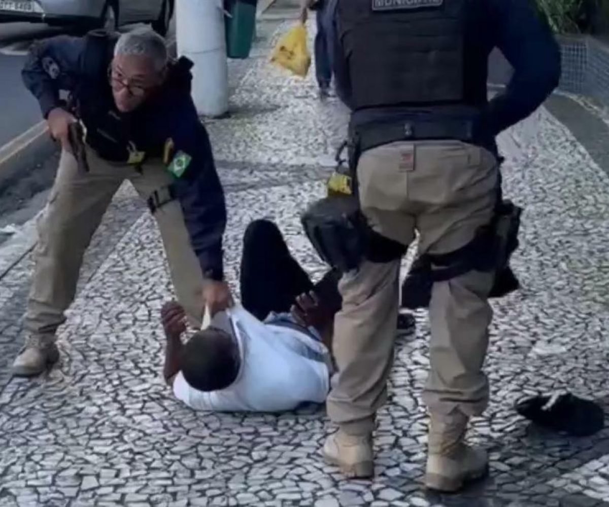agentes da Guarda Municipal de Belém (GMB), que recuperaram os objetos roubados