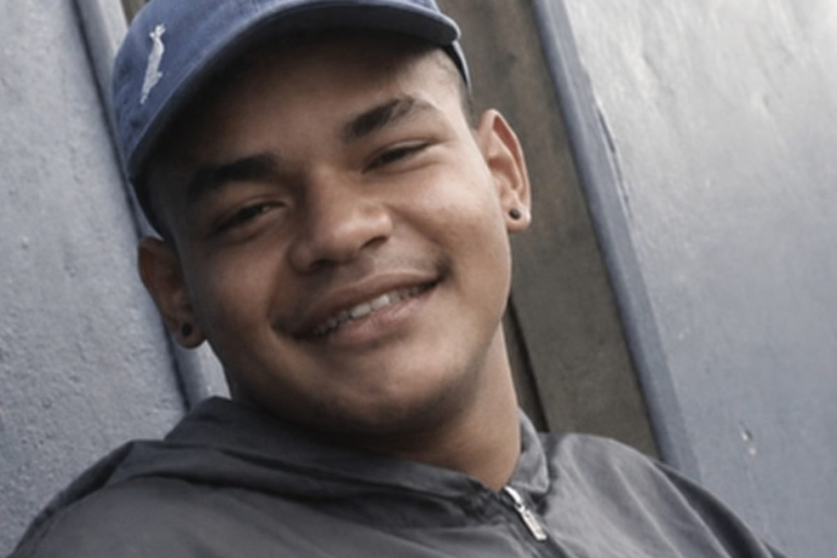 volta das 2 horas em uma residência na Rua São Felipe, no Bairro Santa Catarina