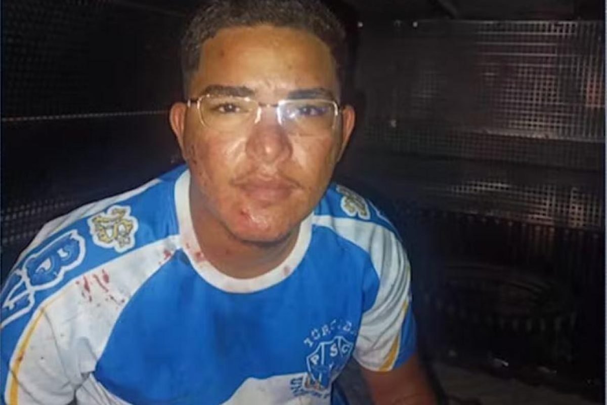 ele, que integra uma torcida organizada do Paysandu, atingiu sete pessoas na ave