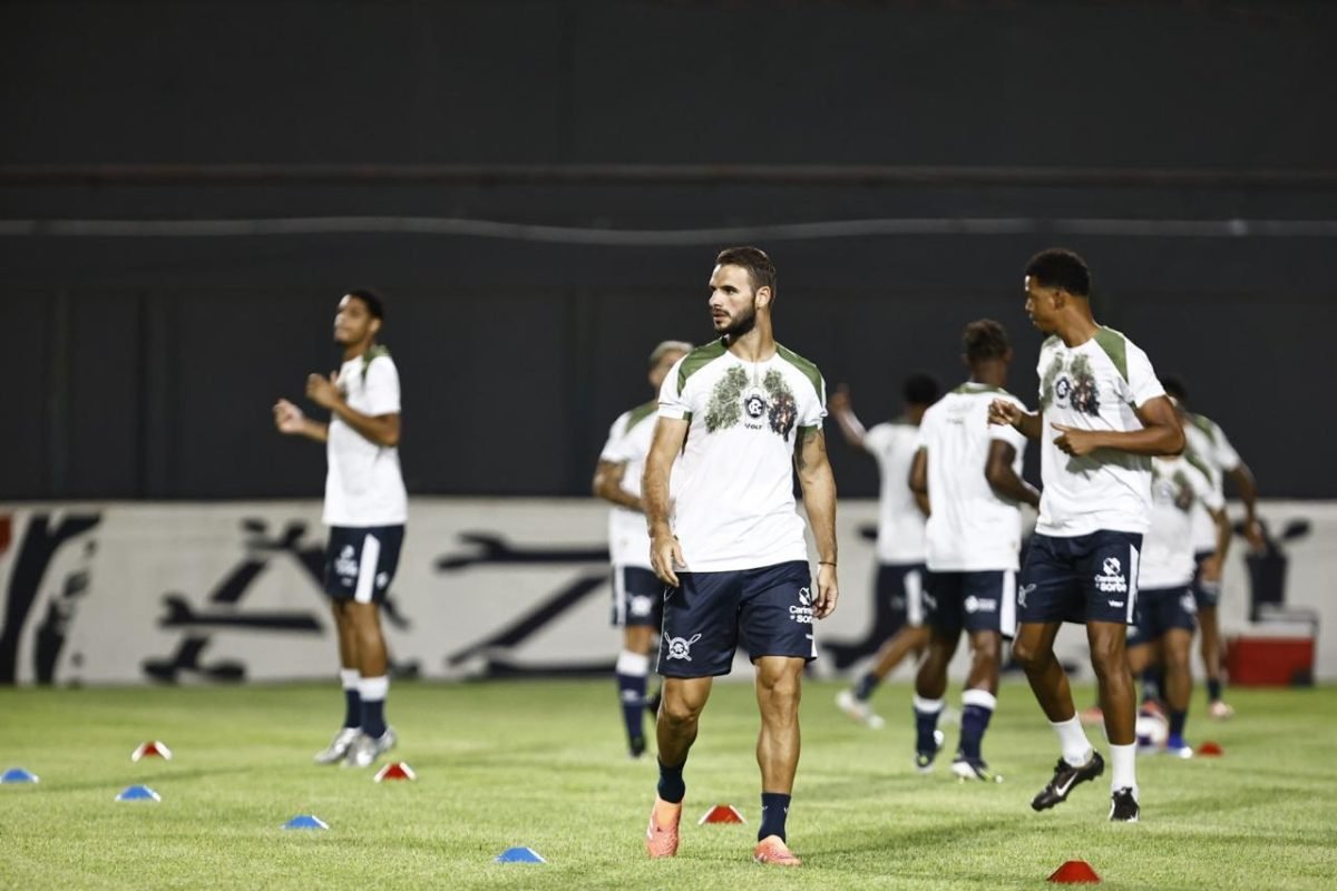 tante na conquista do acesso à Série A do campeonato Brasileiro. VEJA MAIS [[(st