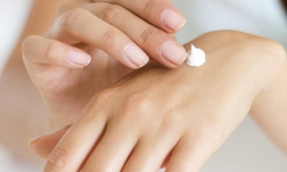 Cuidados com as mãos: 5 cremes que ajudam a combater sinais de envelhecimento