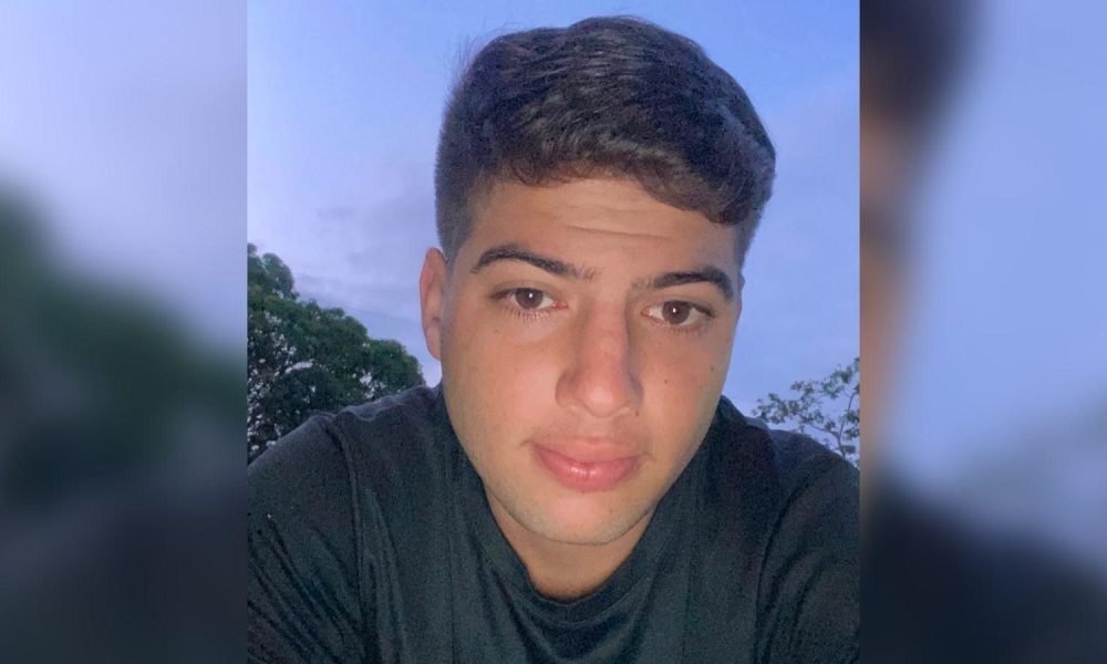 um carro em Belém. O acidente em questão ocorreu no dia 25 de maio, na avenida A