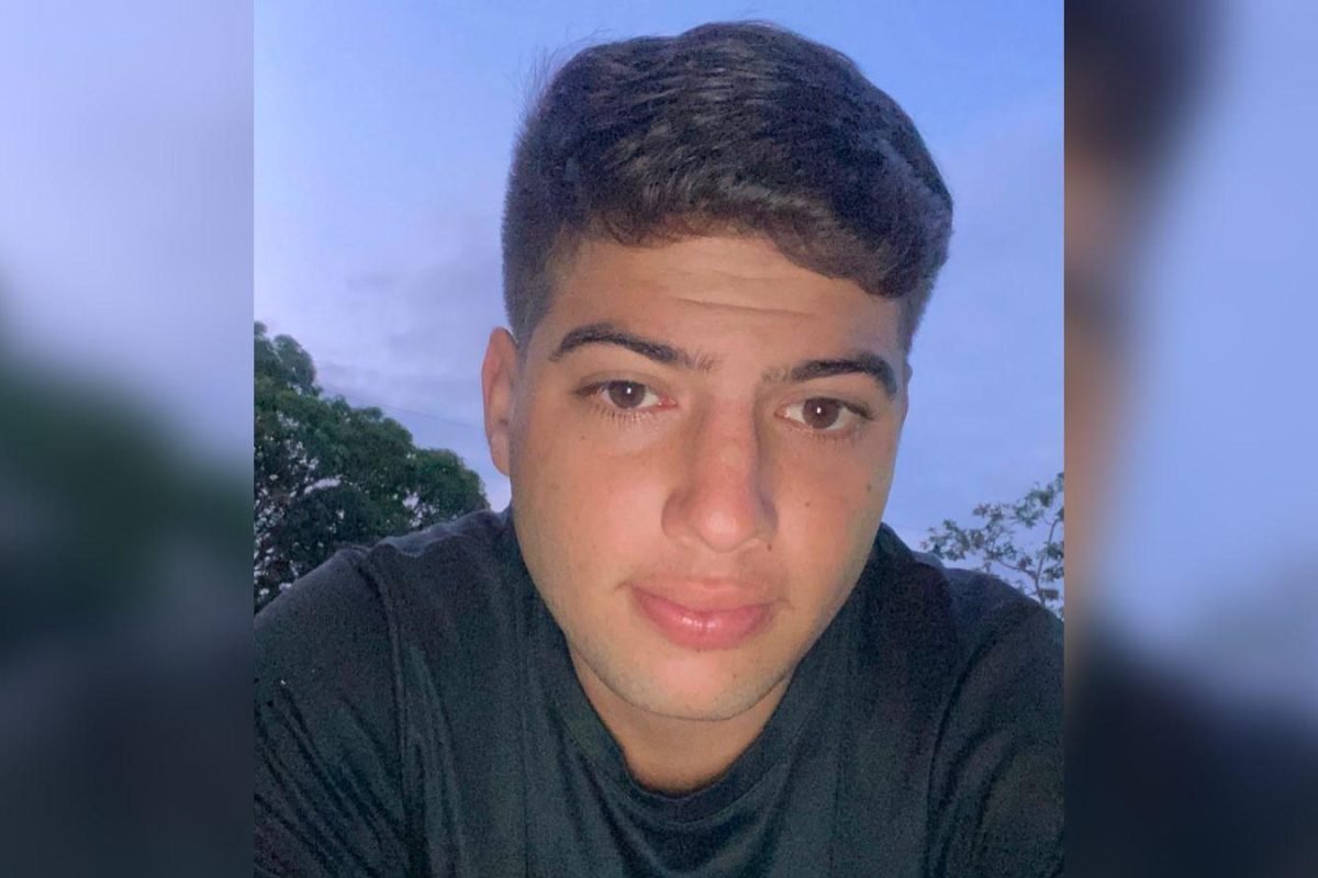 um carro em Belém. O acidente em questão ocorreu no dia 25 de maio, na avenida A