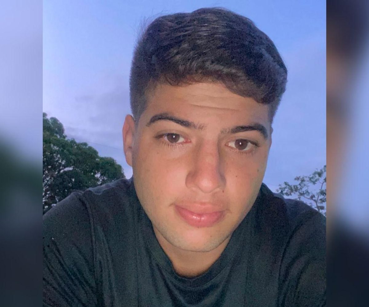 um carro em Belém. O acidente em questão ocorreu no dia 25 de maio, na avenida A