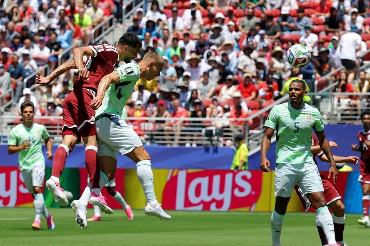 Suíça domina mas cede empate ao Catar na estreia da Copa do Mundo