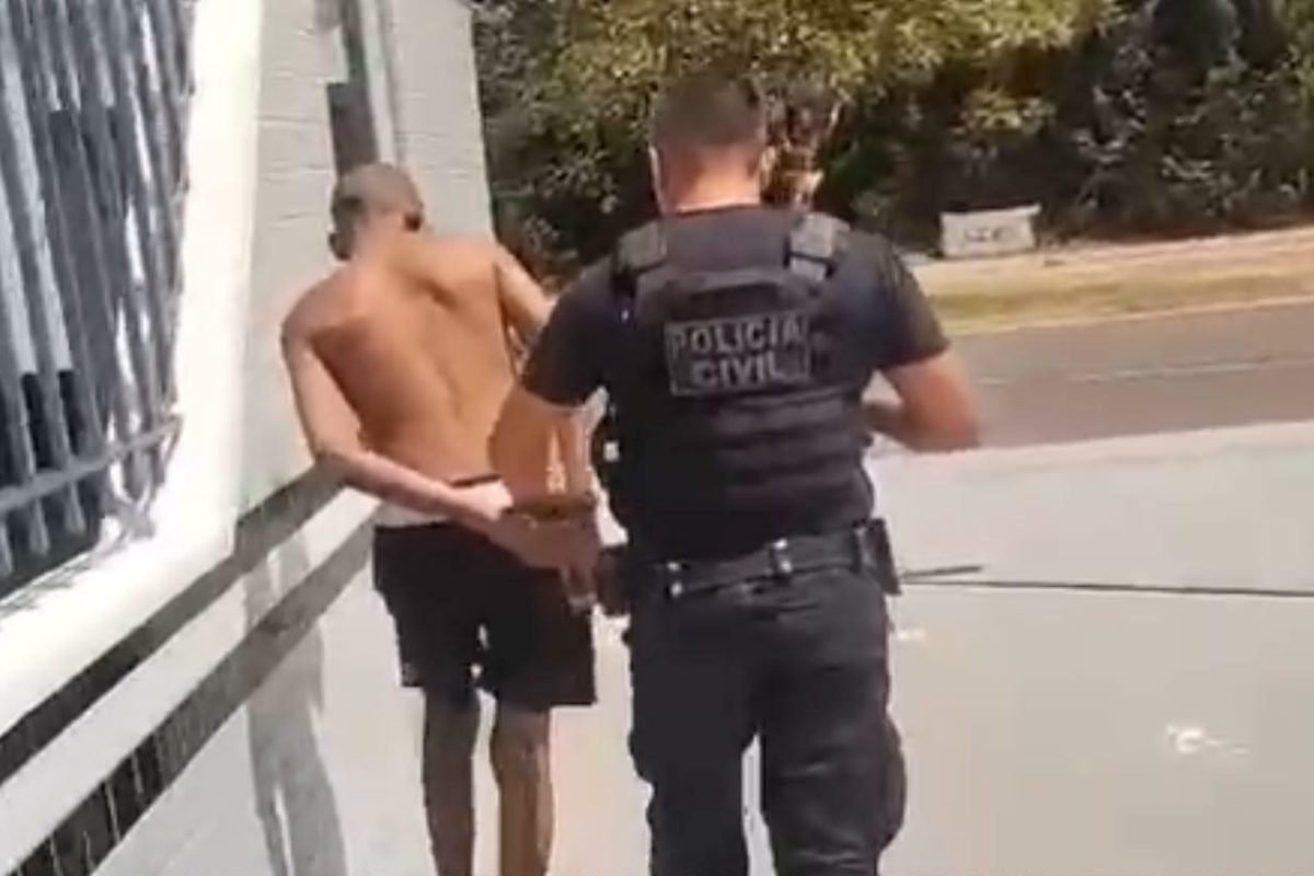 roubo majorado pelo concurso de pessoas, com aplicação da Lei Maria da Penha em