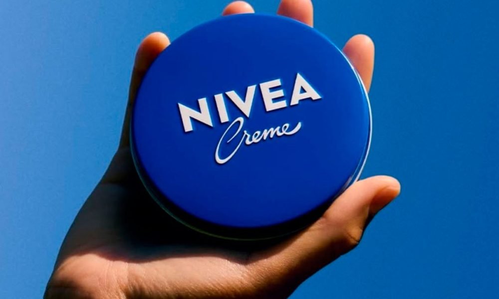 Creme Nivea na sobrancelha: truque viral promete fios alinhados sem procedimentos