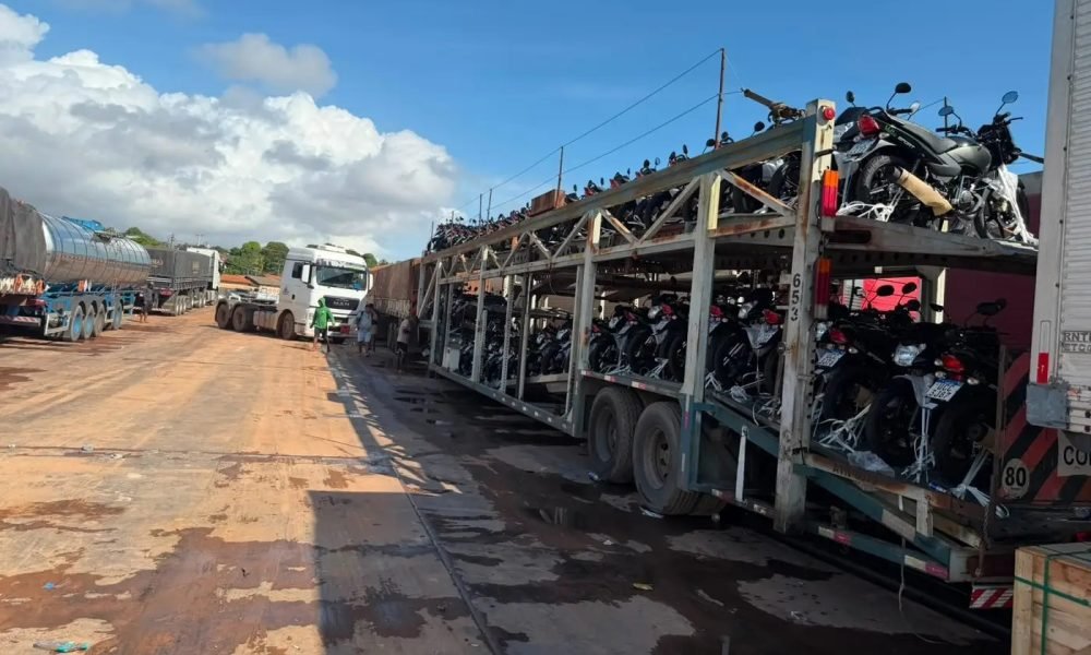 to de Santarém, no oeste do Pará. Os veículos haviam saído de Manaus, no Amazona