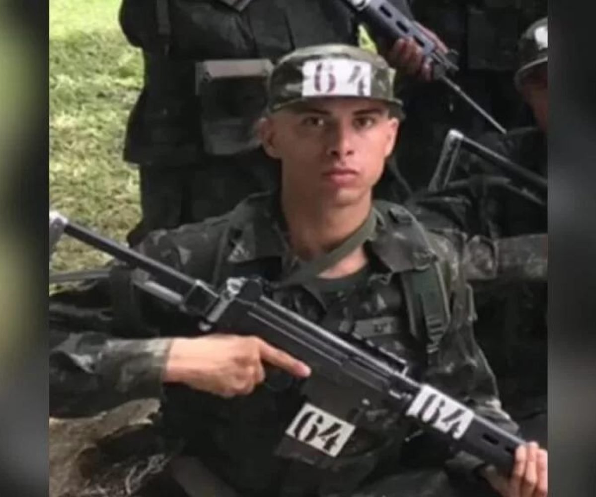 volta das 8h, em frente ao 52º Batalhão de Infantaria de Selva (52º BIS), nas pr
