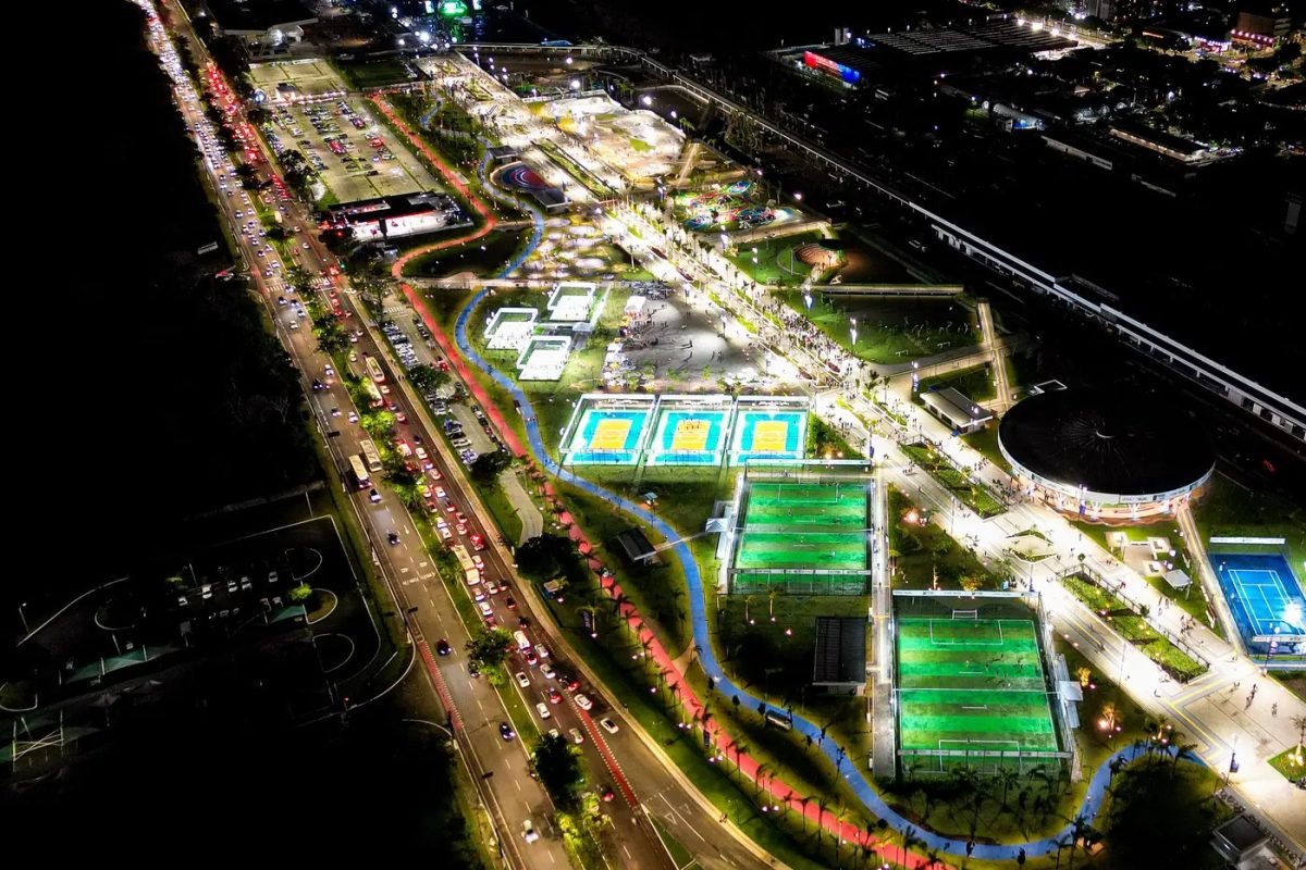 ânea produzidas na Amazônia para compor um espaço público de lazer, cultura e co