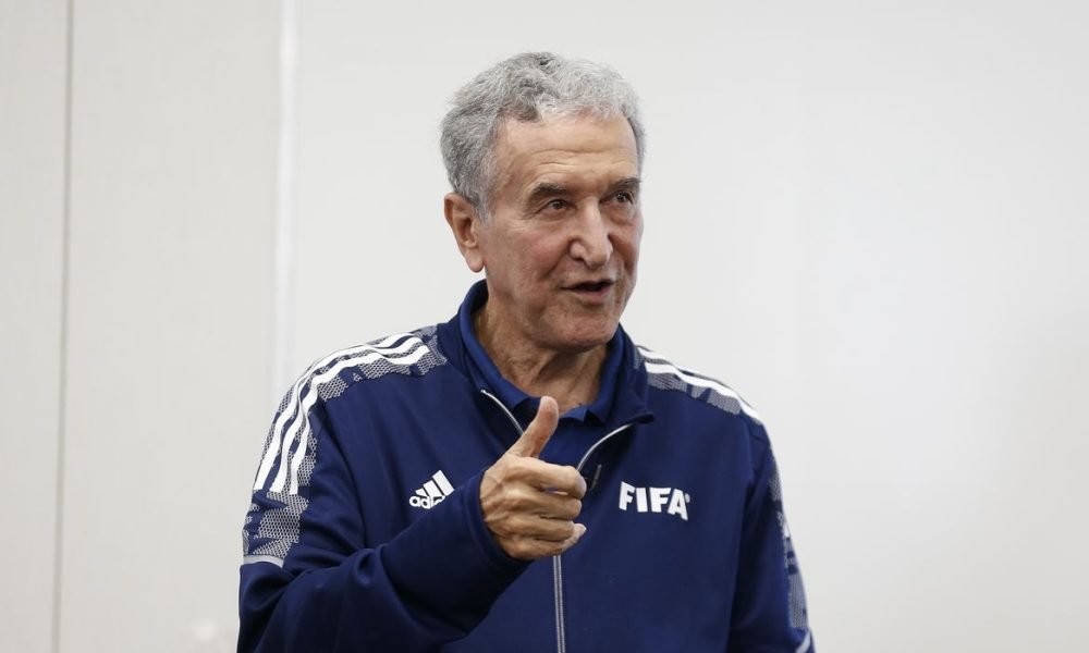 Carlos Alberto Parreira, técnico do tetra, segue tratamento contra câncer em hospital no Rio
