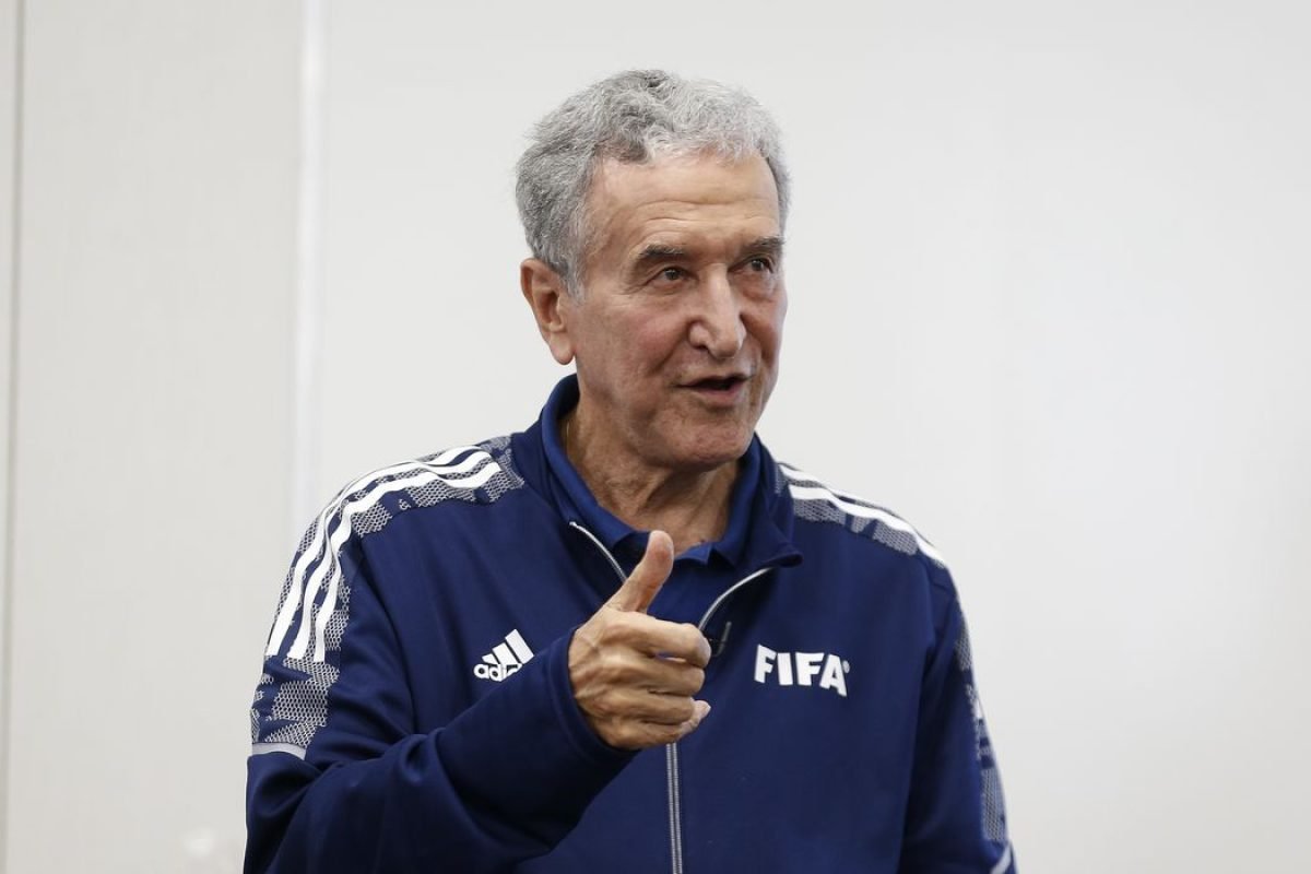 Carlos Alberto Parreira, técnico do tetra, segue tratamento contra câncer em hospital no Rio