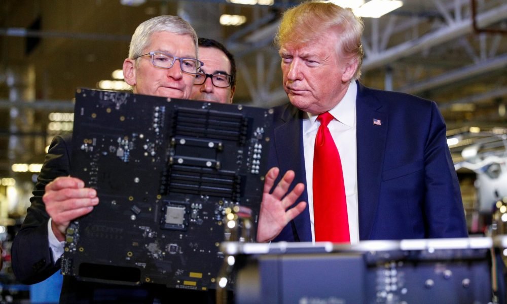 Apple e Intel fecham acordo para fabricação de chips em solo americano