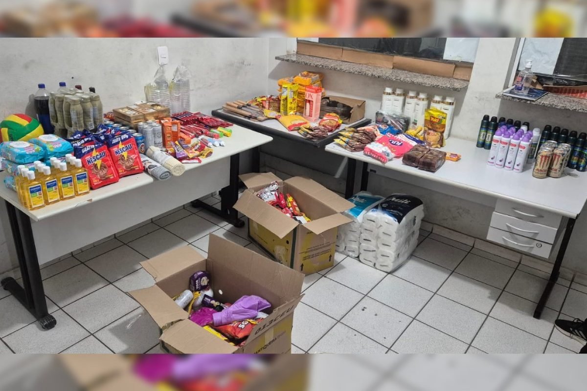 Funcionários são detidos sob suspeita de desviar mercadorias de supermercado em Marília