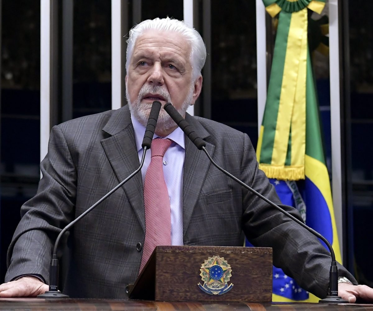 PF aponta uso de aeronave particular por Jaques Wagner em investigação sobre Banco Master
