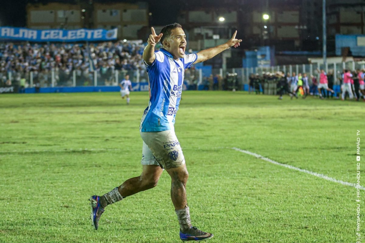 ada bicolor, o atacante Kleiton Pego reforçou que o elenco mantém os pés no chão