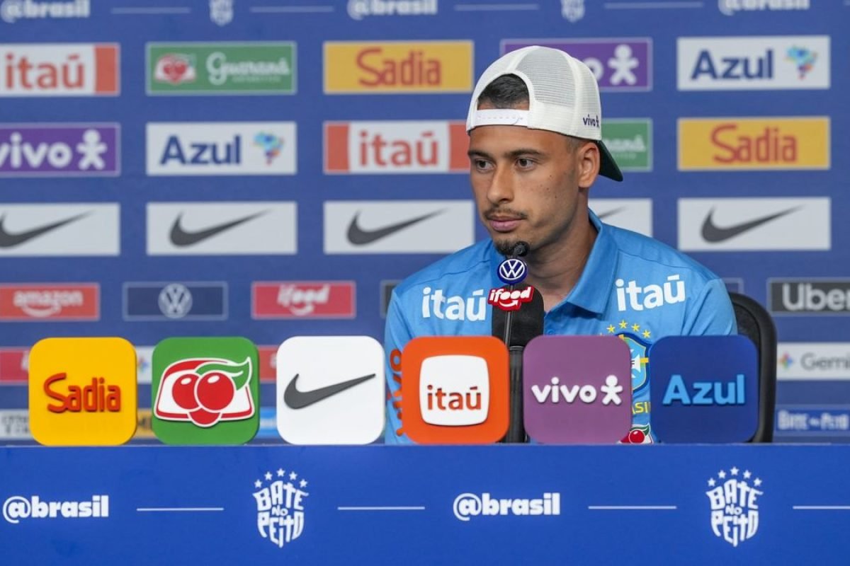Gabriel Martinelli se coloca à disposição para suprir ausência de Raphinha na seleção