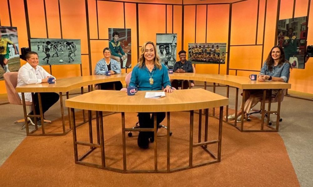 Sem Censura homenageia pioneiras do futebol feminino a um ano da Copa do Mundo