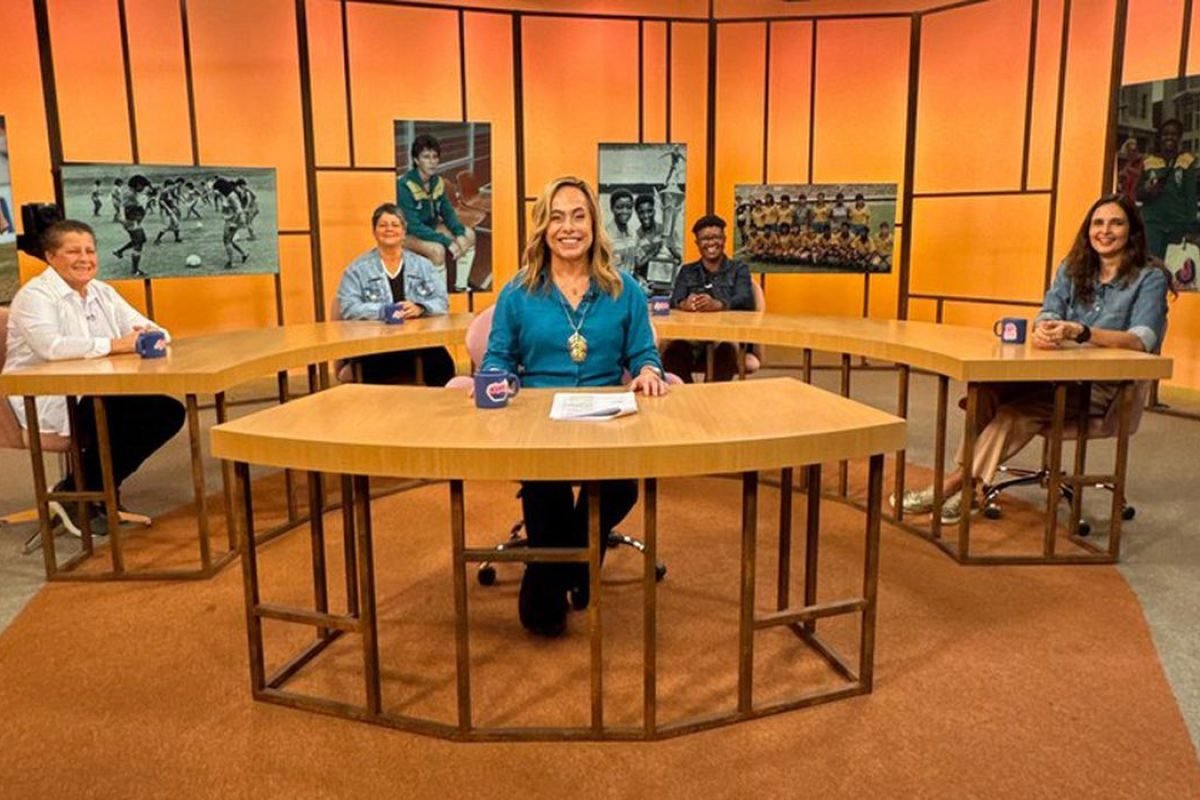 Sem Censura homenageia pioneiras do futebol feminino a um ano da Copa do Mundo