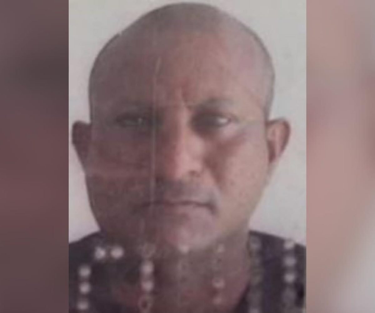 volta das 11h. Quando os militares chegaram à cena do crime, encontraram a vítim