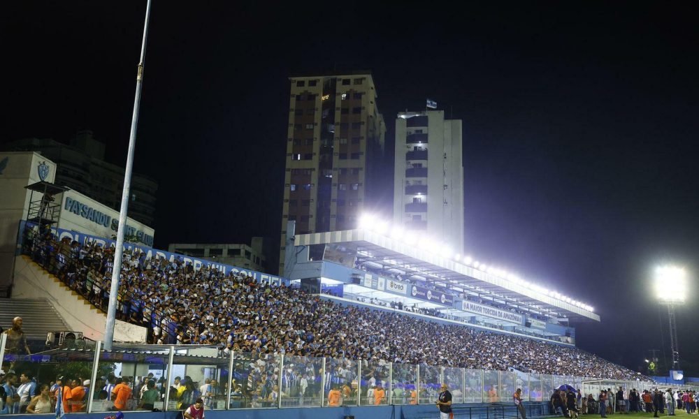 direito, que era de aproximadamente 1.500, de acordo com a lei. As vendas para e