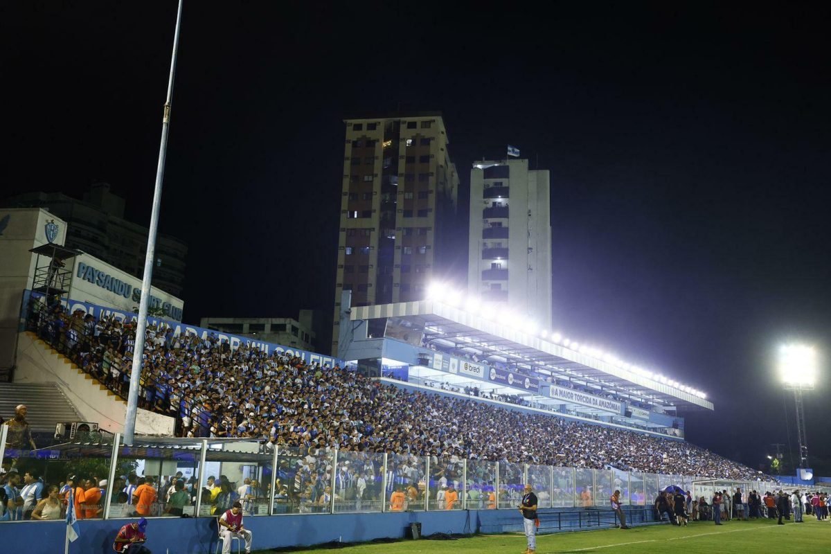 direito, que era de aproximadamente 1.500, de acordo com a lei. As vendas para e