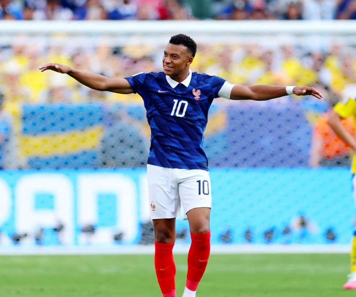 Mbappé brilha, marca dois gols e França elimina Suécia na Copa do Mundo