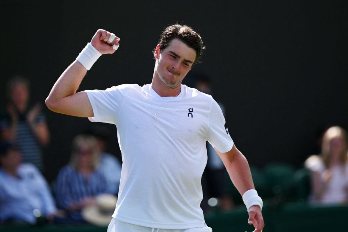 João Fonseca avança com vitória dominante em Wimbledon e mira oitavas de final inéditas