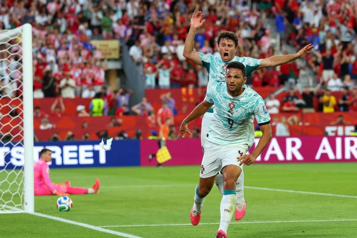 Portugal vira sobre a Croácia e garante vaga nas oitavas de final da Copa