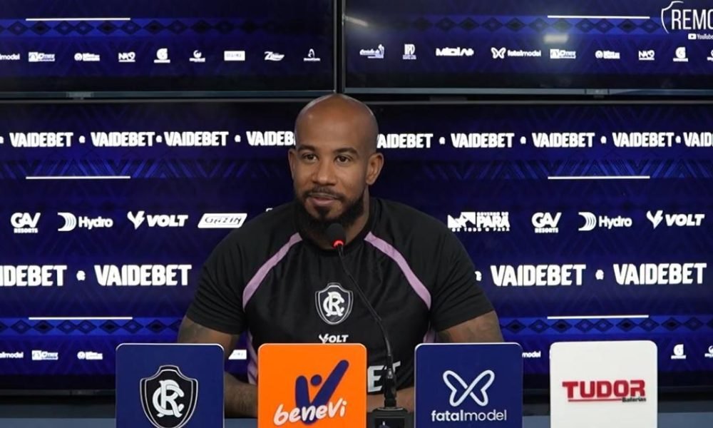 ." Patrick também comentou a decisão de realizar o jogo-treino com portões fecha