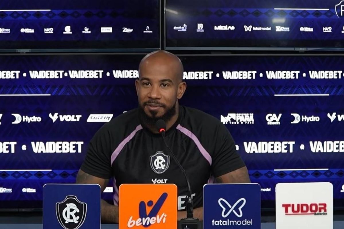 ." Patrick também comentou a decisão de realizar o jogo-treino com portões fecha