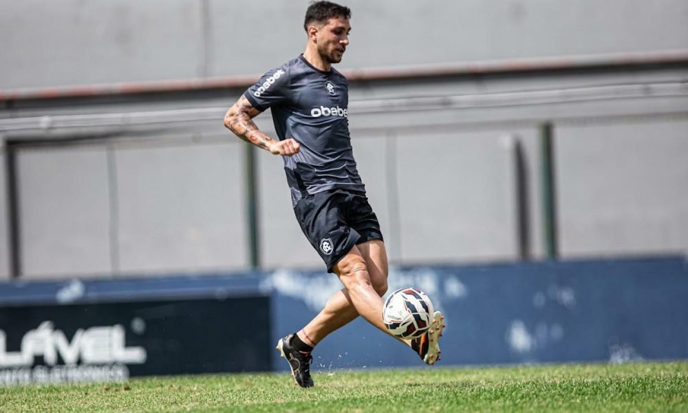 ada, já que não conseguiram se firmar na equipe principal. No entanto, com a rei