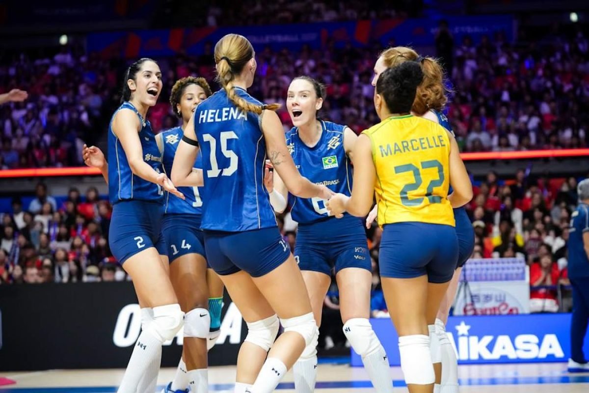 Seleção feminina de vôlei do Brasil supera Japão e consolida vice-liderança na Liga das Nações